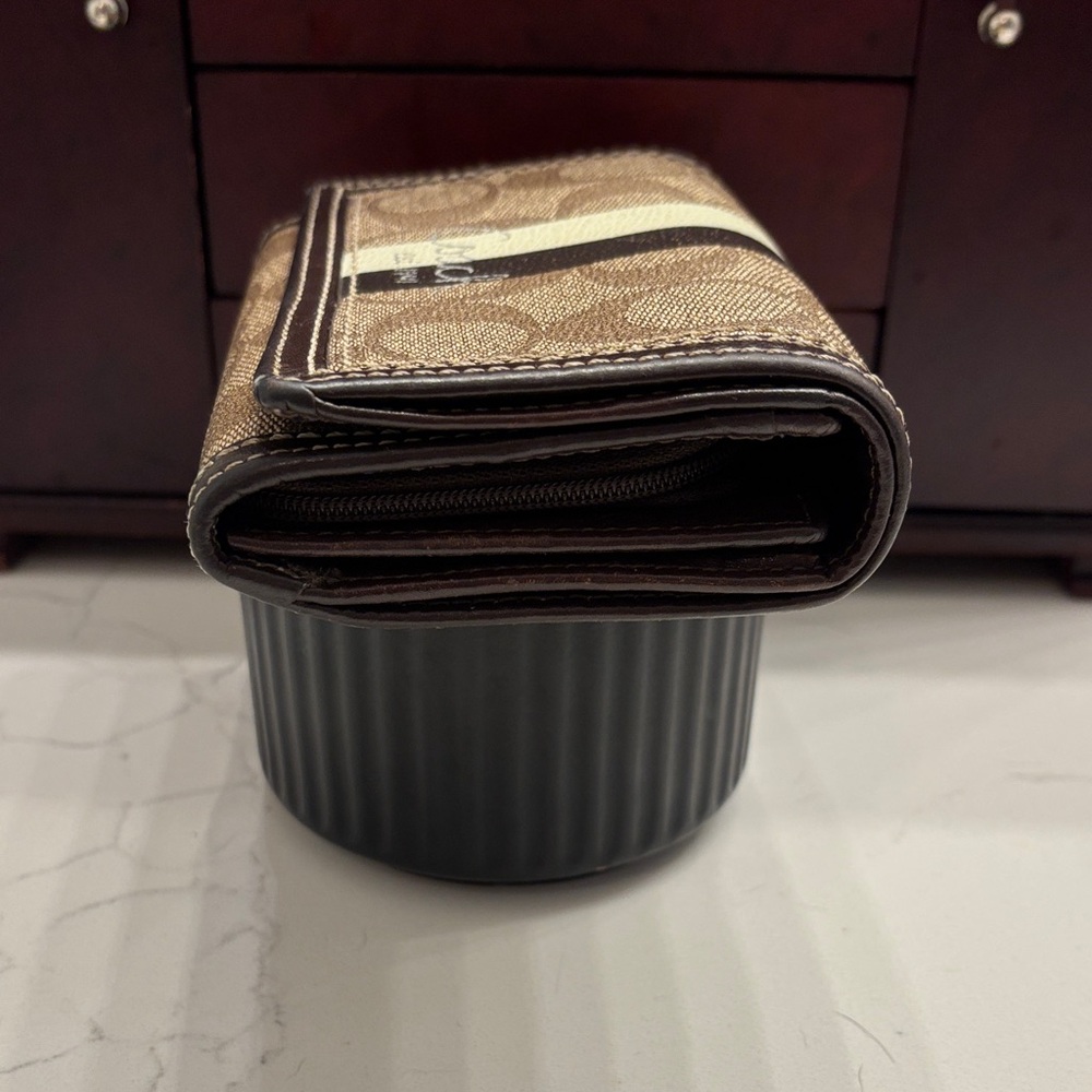 Coach Tan and Black Wallet - Picture 5 of 8
